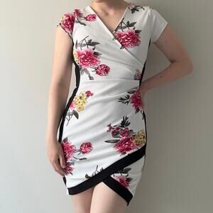 Almost Famous Floral Faux Wrap Mini Dress Short Sleeve V-Neck Bodycon Crepe M